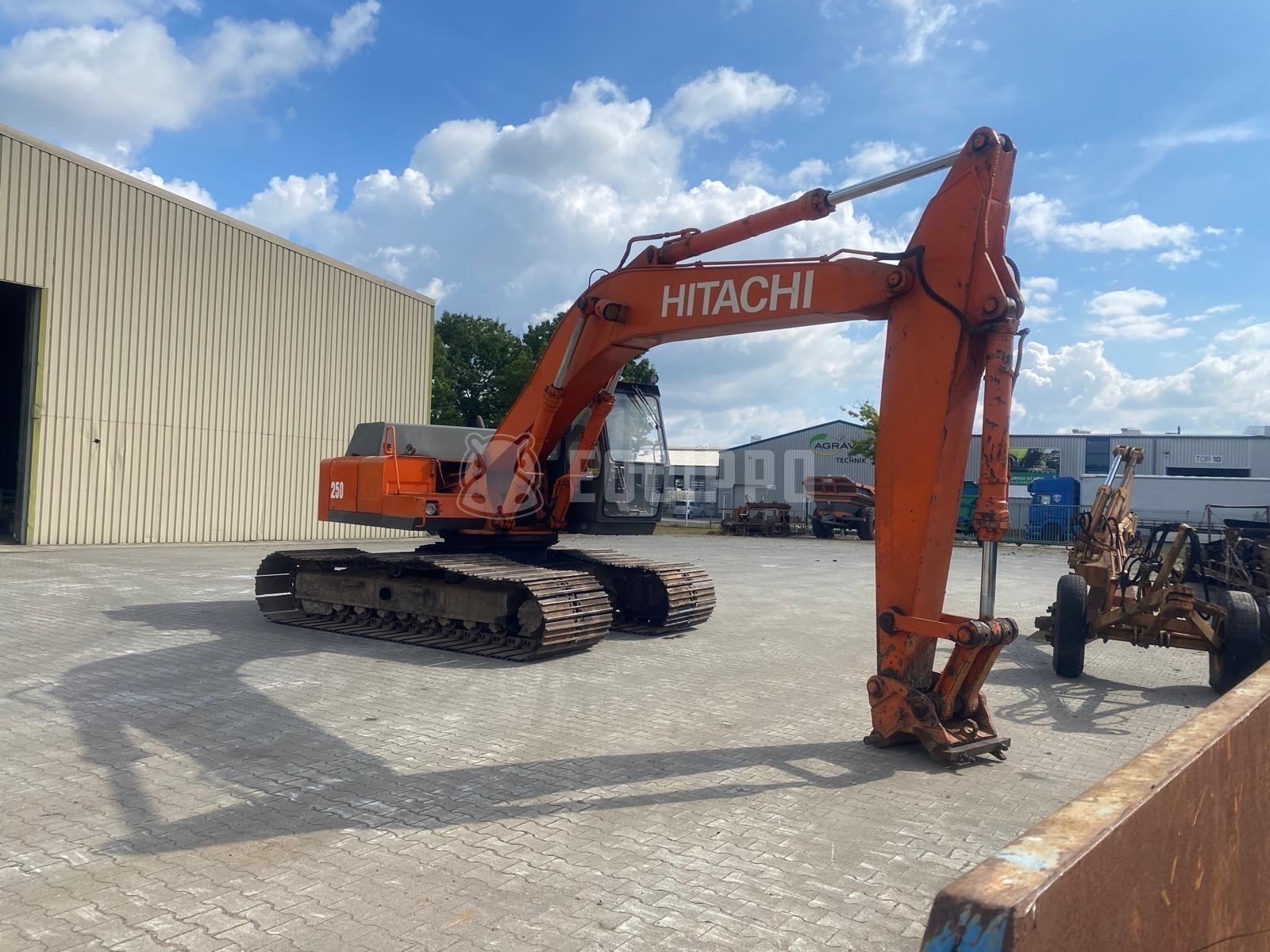 Fiat-Hitachi Fh 220  - - Gebruikte Rupsgraafmachine