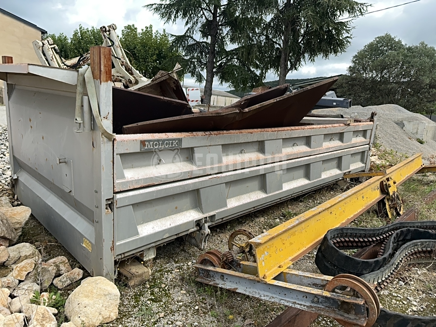 MOLCIK Tipper trailer  - - Semirremolque Volquete Usada