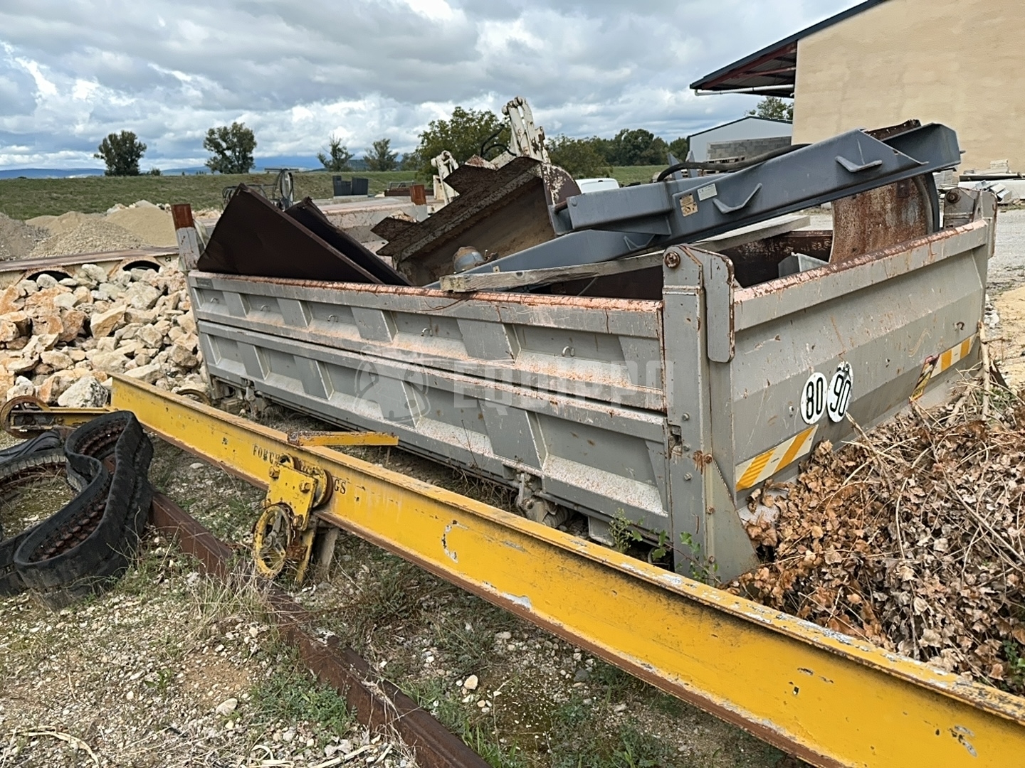 MOLCIK Tipper trailer  - - Semirremolque Volquete Usada
