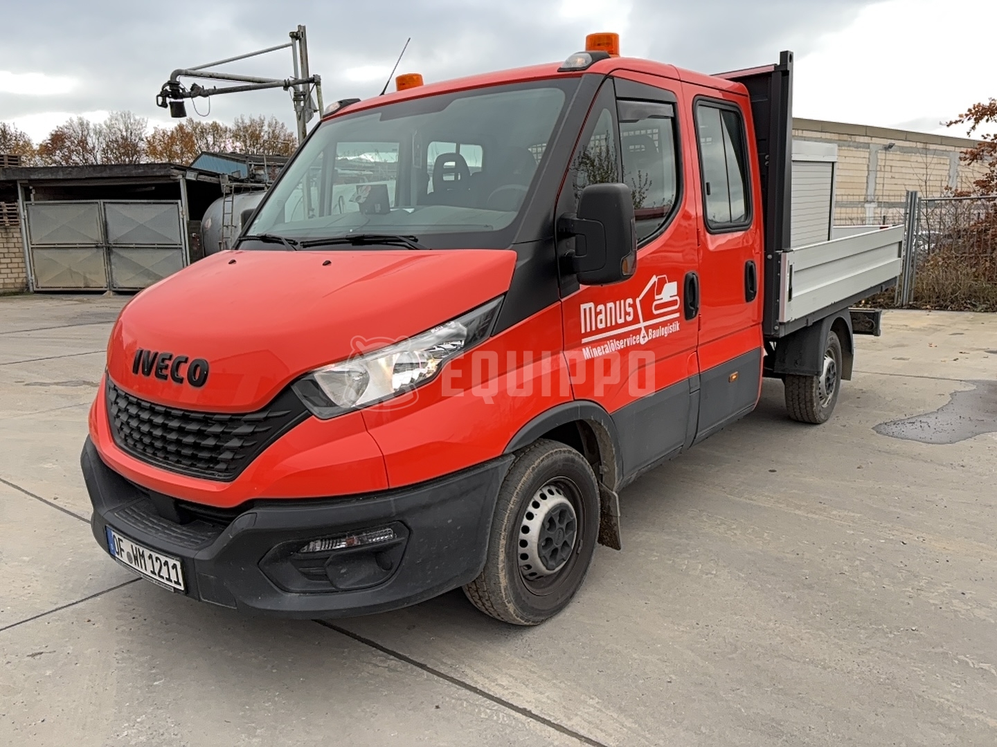 Iveco Daily 35S16H3.0D with Tool Box on both sides - - Używany Pojazd użytkowy - Wywrotka