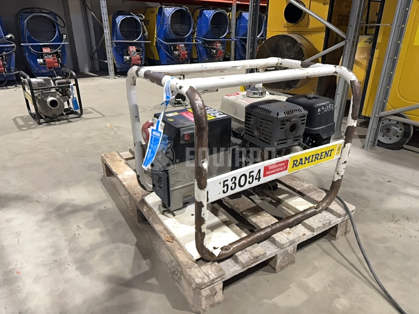 SDMO R7.5T Generador 4.8kW 400V, gasolina - - Grupo electrógeno Usada