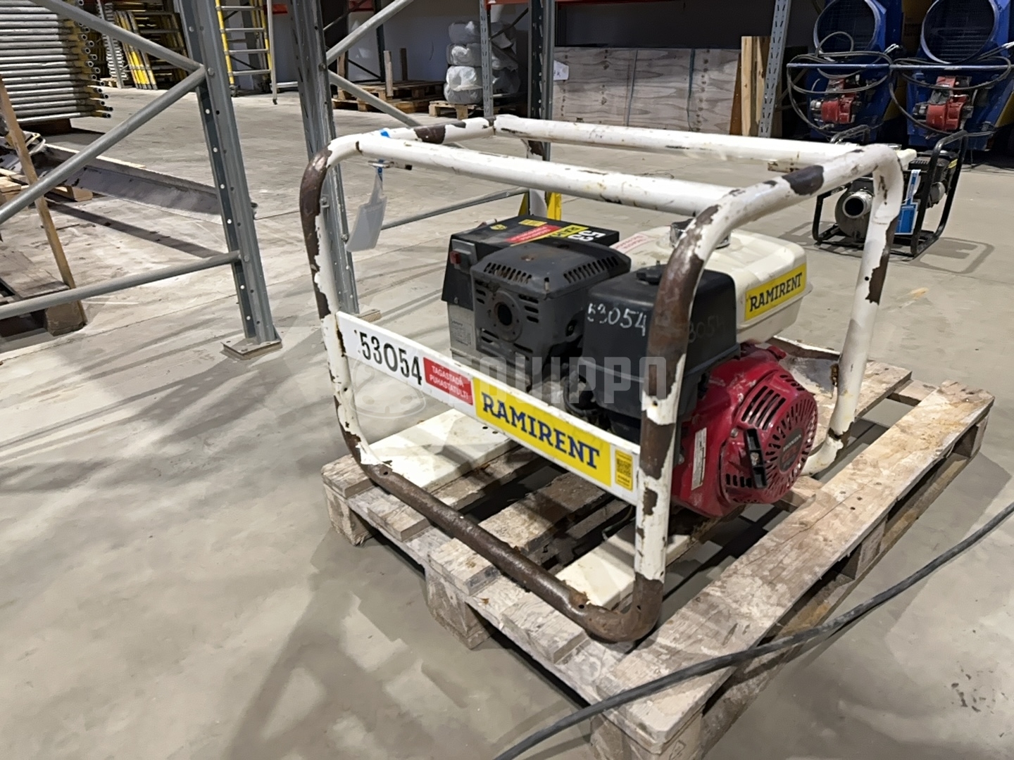 SDMO R7.5T Generador 4.8kW 400V, gasolina - - Grupo electrógeno Usada