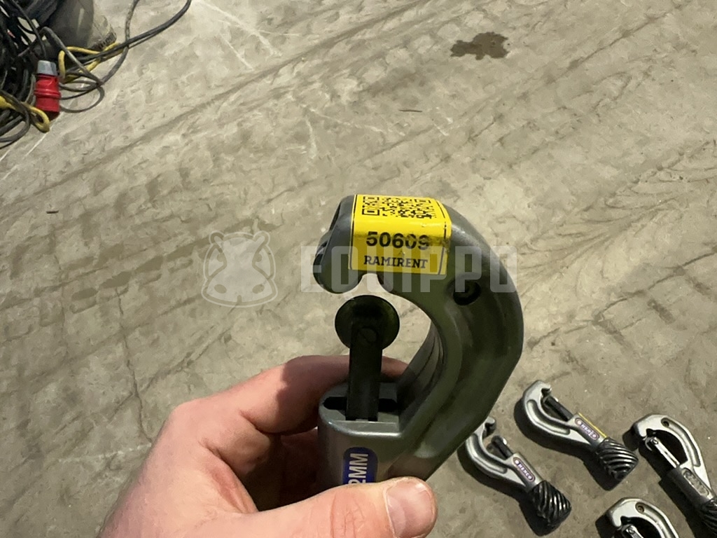 HENCO WHEEL CUTTER FOR PIPES Pipe cutter, rotatable - - Used Small Equipment