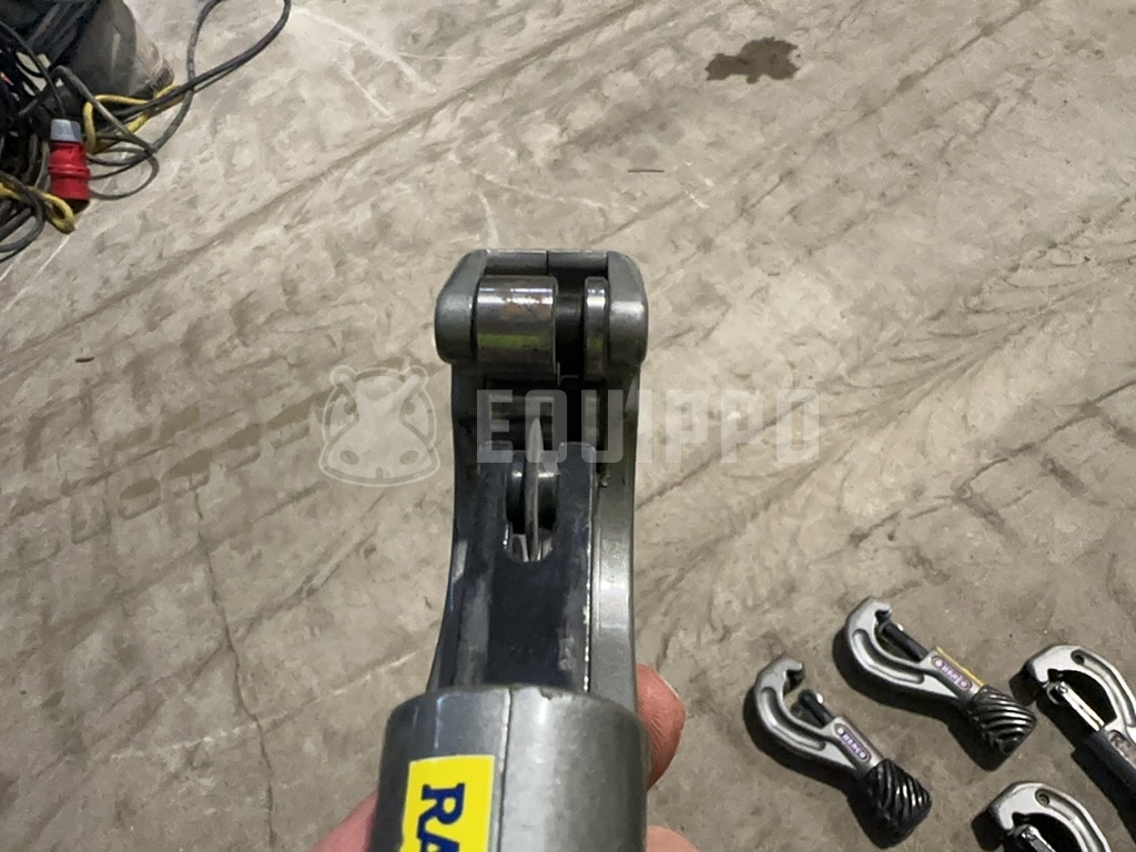 HENCO WHEEL CUTTER FOR PIPES Pipe cutter, rotatable - - Used Small Equipment