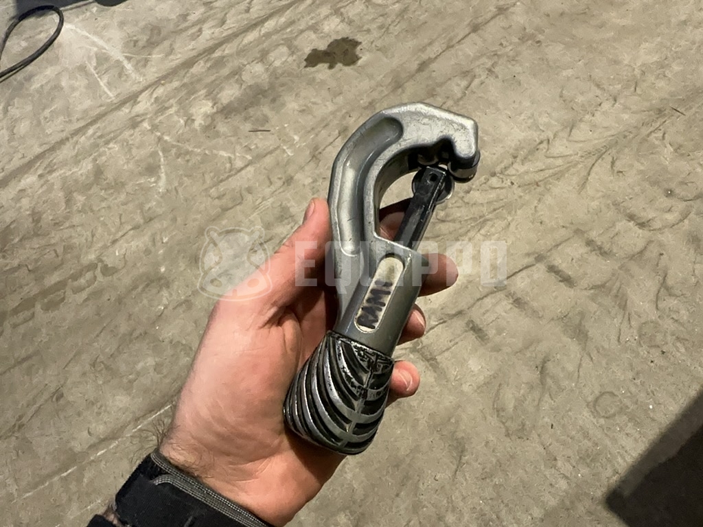 HENCO WHEEL CUTTER FOR PIPES Pipe cutter, rotatable - - Used Small Equipment