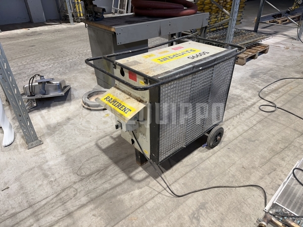 Picture of the POLARTHERM WH80-4 hot water heater, 230V