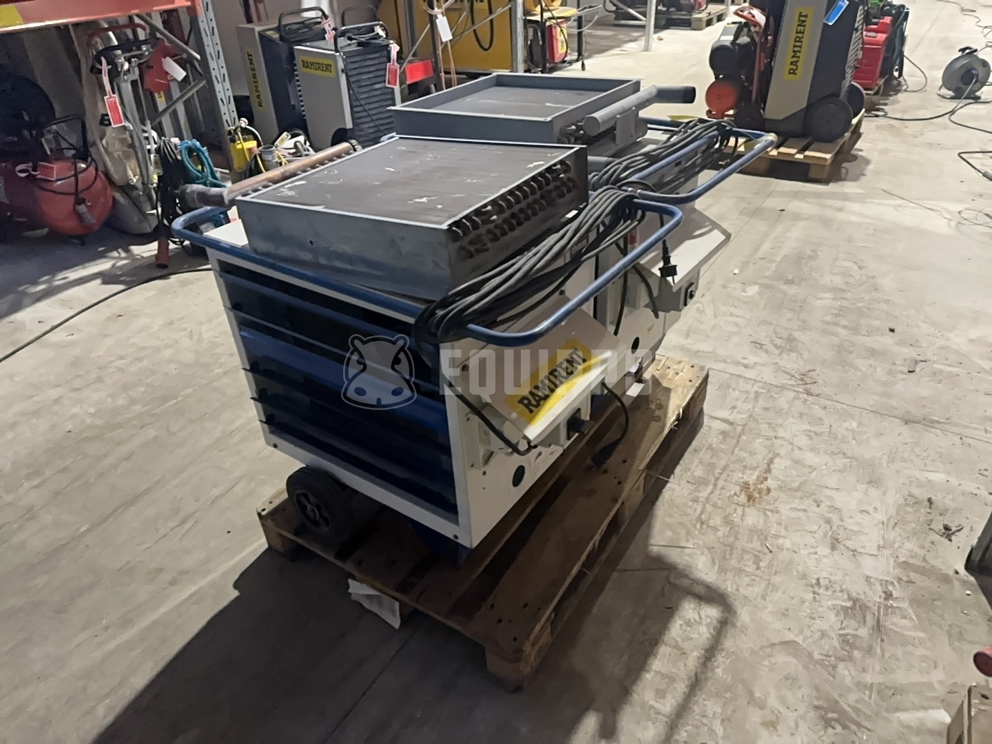Pallet Polartherm WH50 – 3-Unit Hot Water Heater Pallet (230 V) - - Maquinaria Pequeña Usada