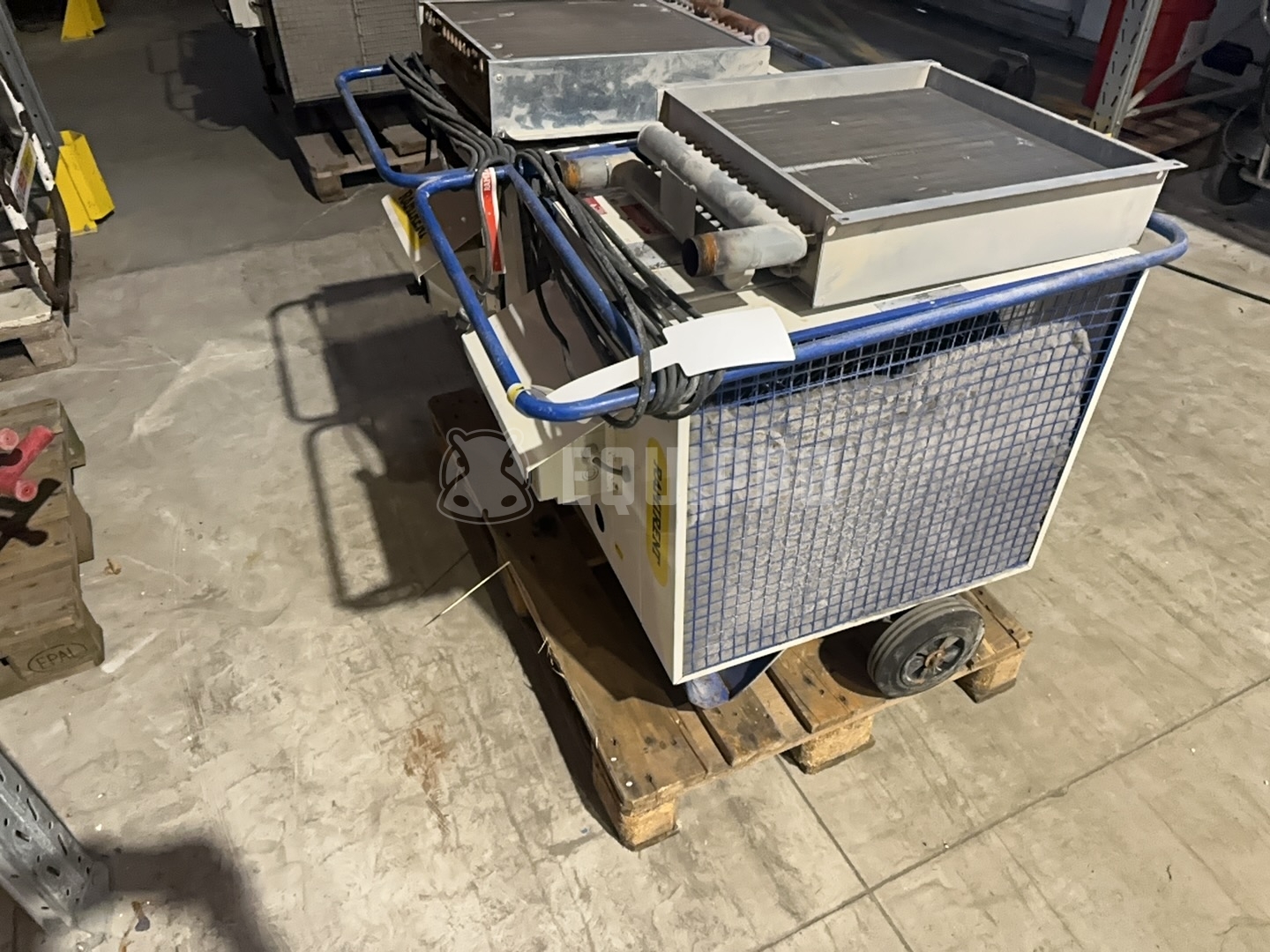 Pallet Polartherm WH50 – 3-Unit Hot Water Heater Pallet (230 V) - - Maquinaria Pequeña Usada