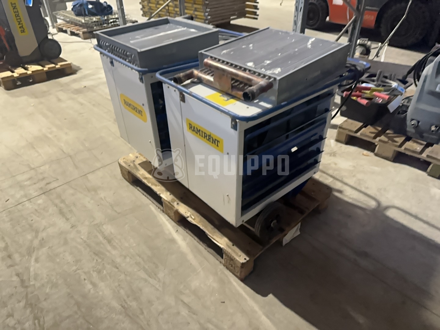 Pallet Polartherm WH50 – 3-Unit Hot Water Heater Pallet (230 V) - - Maquinaria Pequeña Usada