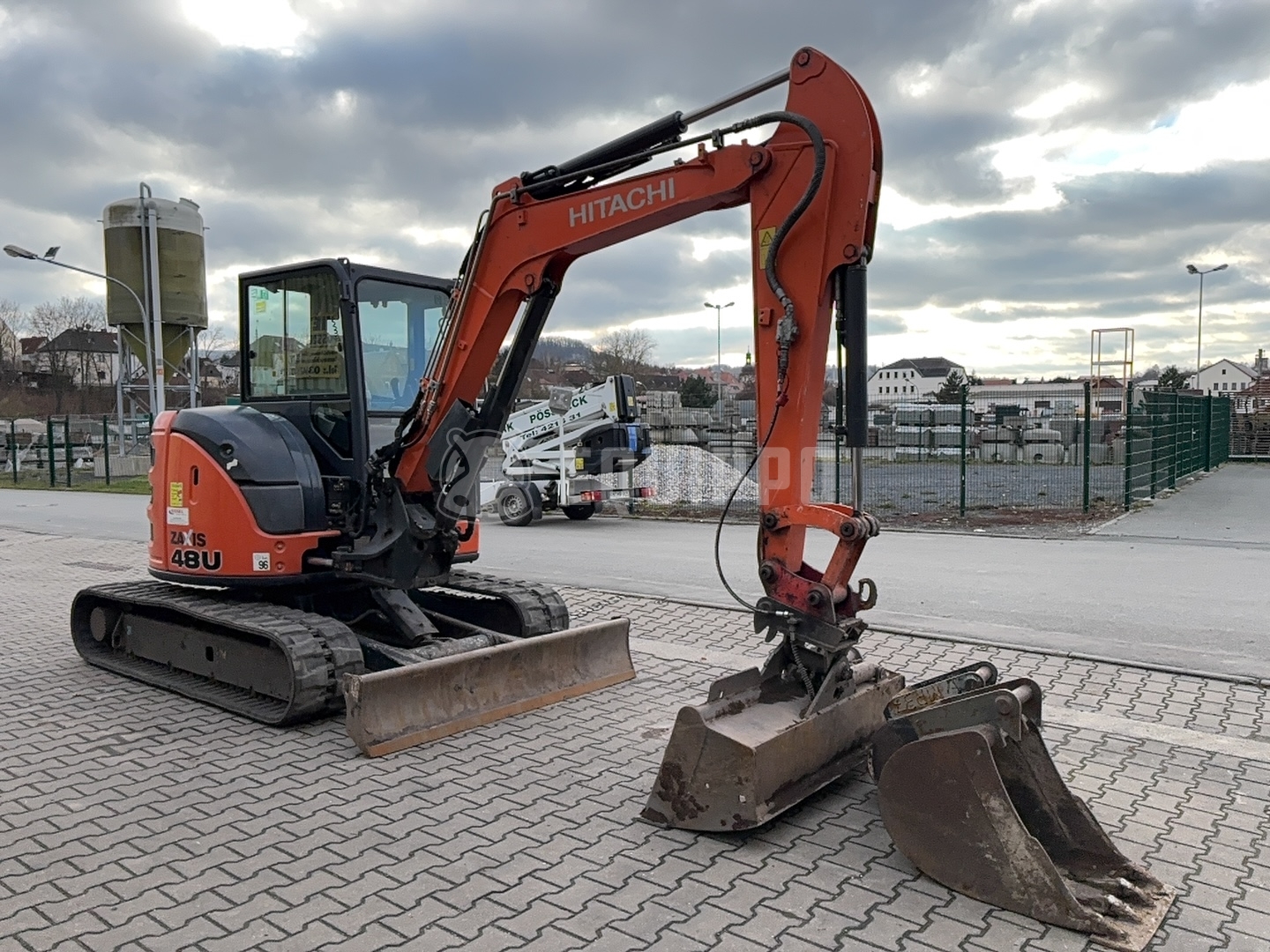 Hitachi ZX48U-5A CLR mit 3 Baggerlöffeln - - Gebrauchte  Kettenbagger