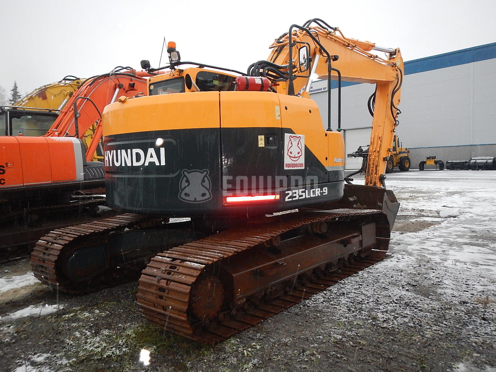 Hyundai ROBEX 235 LCR-9  - - Used Tracked Excavator