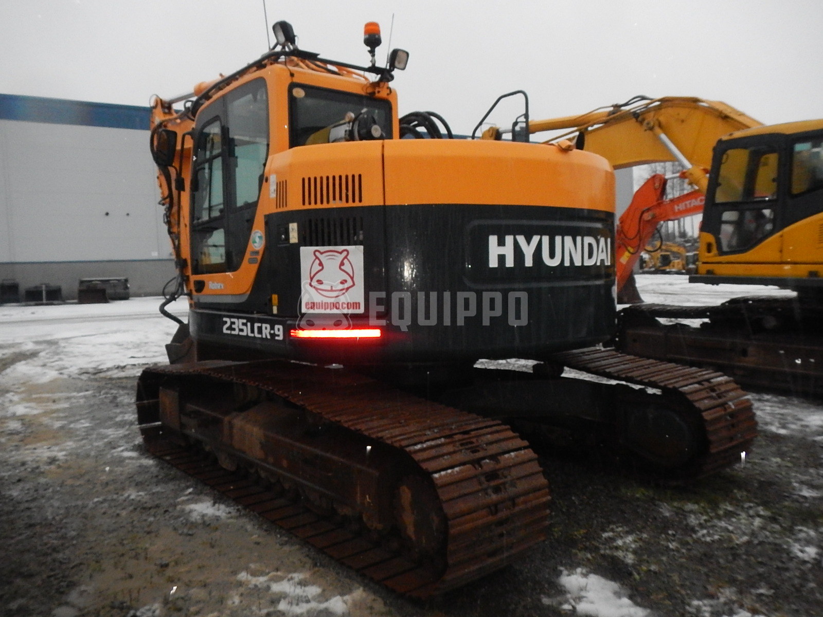 Hyundai ROBEX 235 LCR-9  - - Used Tracked Excavator