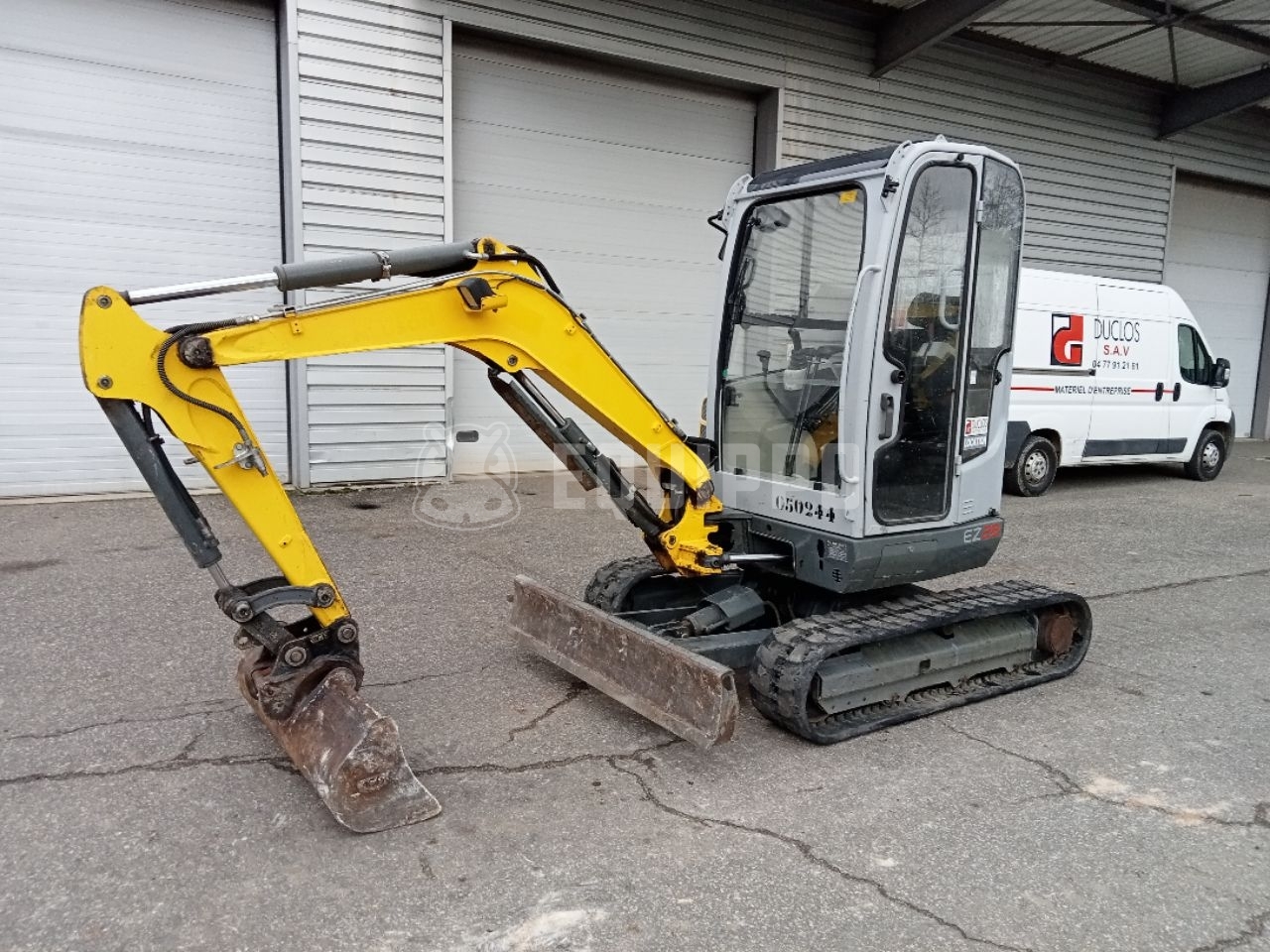 Wacker Neuson EZ28 with 3 excavator buckets - - Used Mini Excavator  < 7t