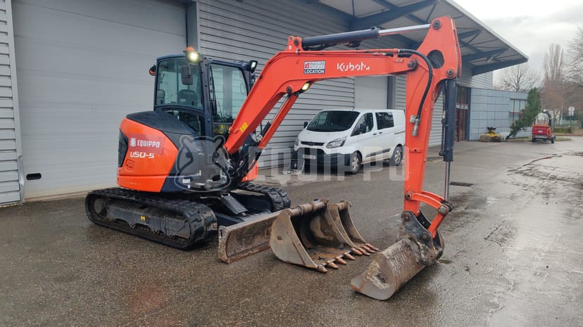 Foto van de Kubota U50-5 met 3 graafbakken