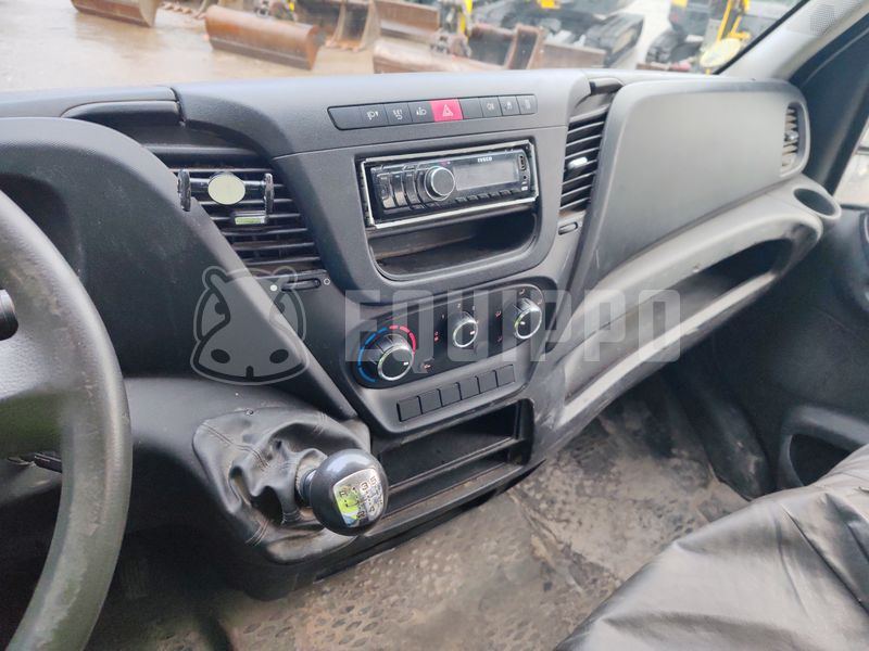 2016 Iveco 35C13-48643953