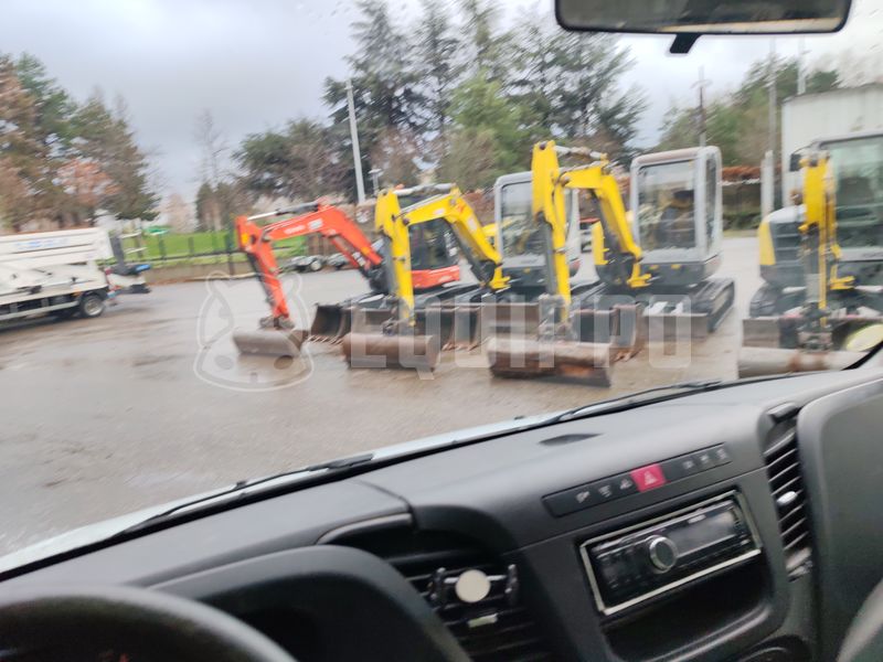 2016 Iveco 35C13-48798083