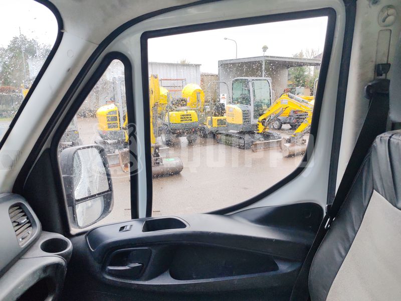2016 Iveco 35C13-48643957