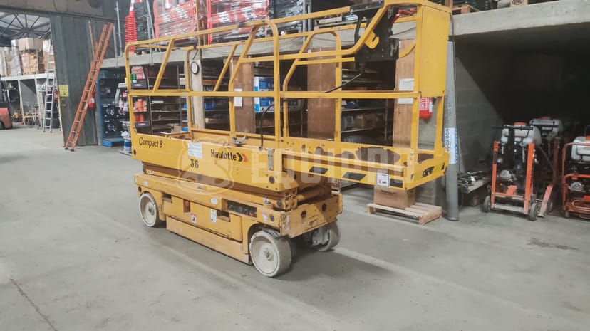 Foto van de Haulotte Compact 8N