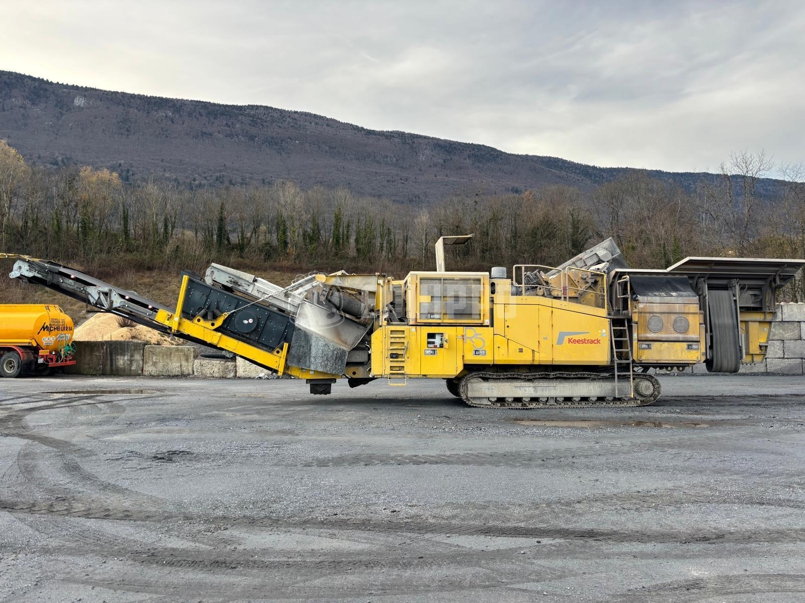 Keestrack R5 Impact - - Gebrauchte  Brecher