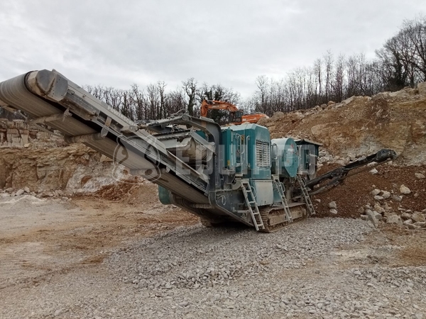 Foto van de Powerscreen Premiertrak 300 Kaak