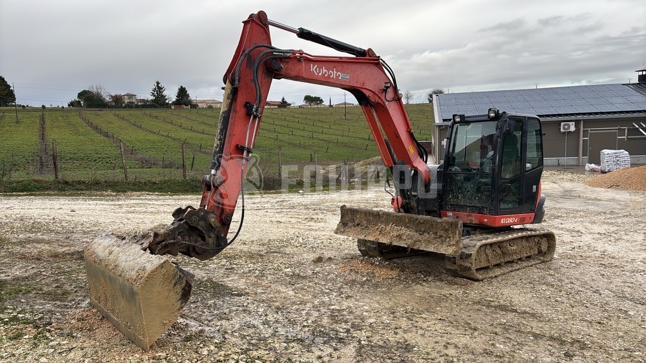 Kubota KX080-4 with 3 excavator buckets - - Used Midi Excavator 7t - 12t