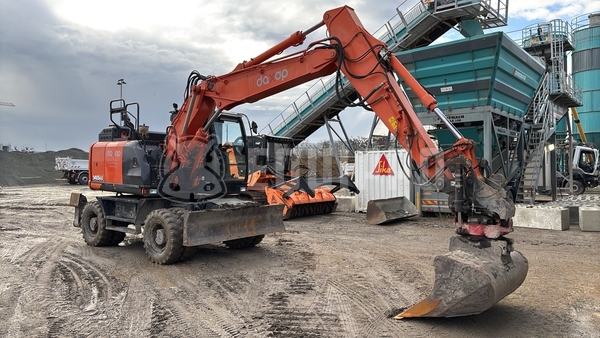 Foto van de Hitachi ZX145W-6