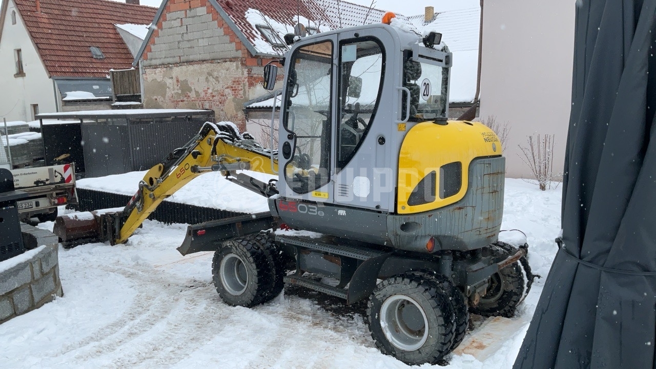 Wacker Neuson 6503 with 3 excavator buckets - - Used Wheeled Excavator