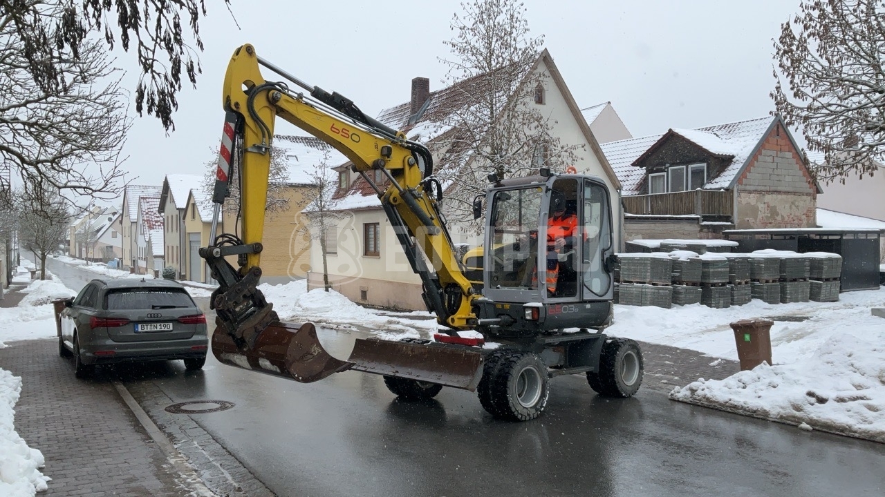 Wacker Neuson 6503 with 3 excavator buckets - - Used Wheeled Excavator