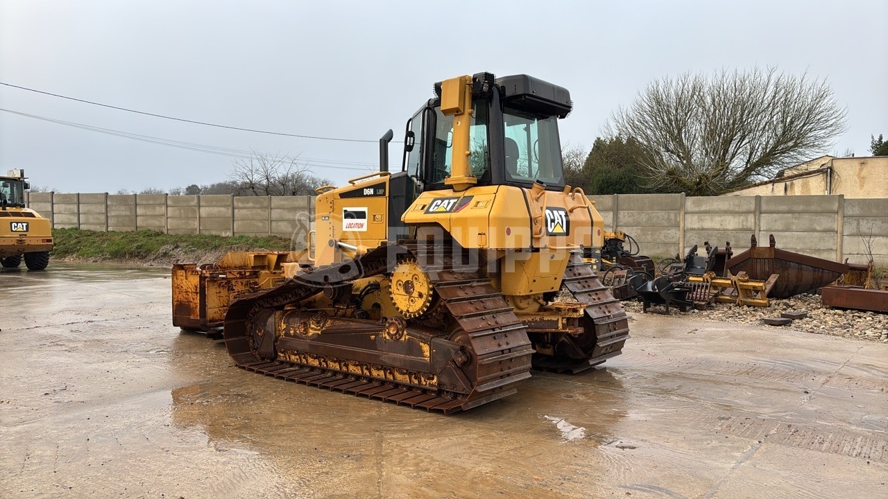 Caterpillar D6N LGP - - Used Tracked Dozer