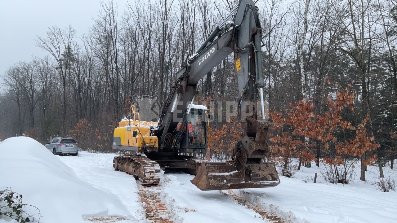 Volvo EC250DNL with 3 excavator buckets - - Used Tracked Excavator