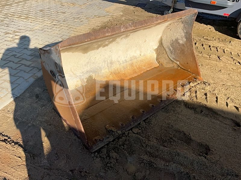 2016 كوبوتا R065-48131681