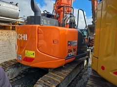 Hitachi zx135Us-6  - - Excavadora de cadenas Usada