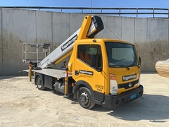 Palfinger P260B (26m) am Nissan 3,5 Tonnen - - Gebrauchte LKW-montierte Hubarbeitsbühne