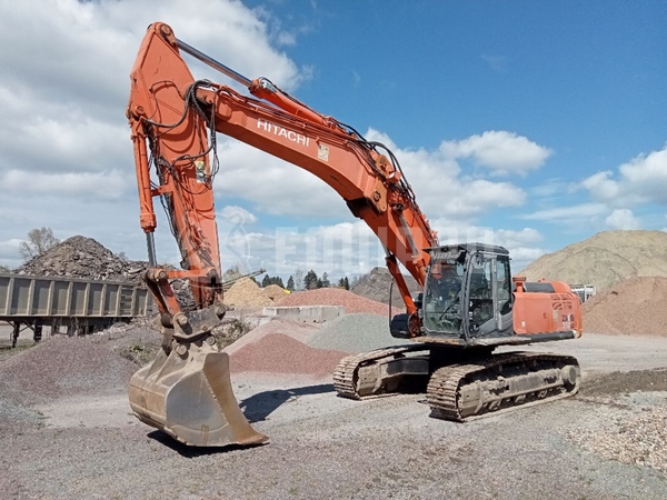Bild des Hitachi ZX350LC-3 mit Standard-Erdbaggerarm und Langfrontausleger