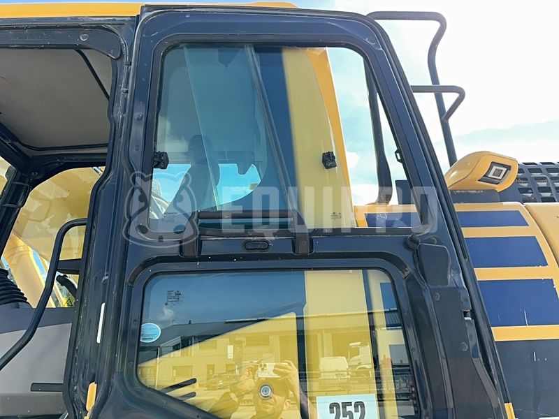 2020 Komatsu HB215LC-3-47359203