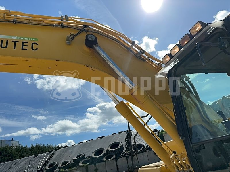 2020 Komatsu HB215LC-3-48191329