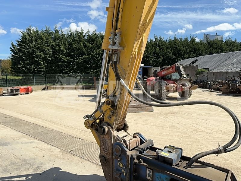 2020 Komatsu HB215LC-3-48191331