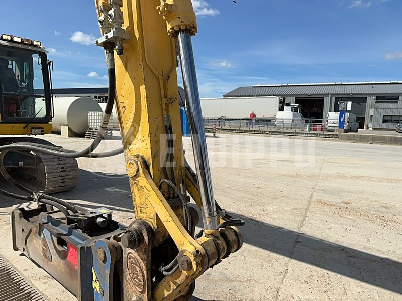 2020 Komatsu HB215LC-3-47359270