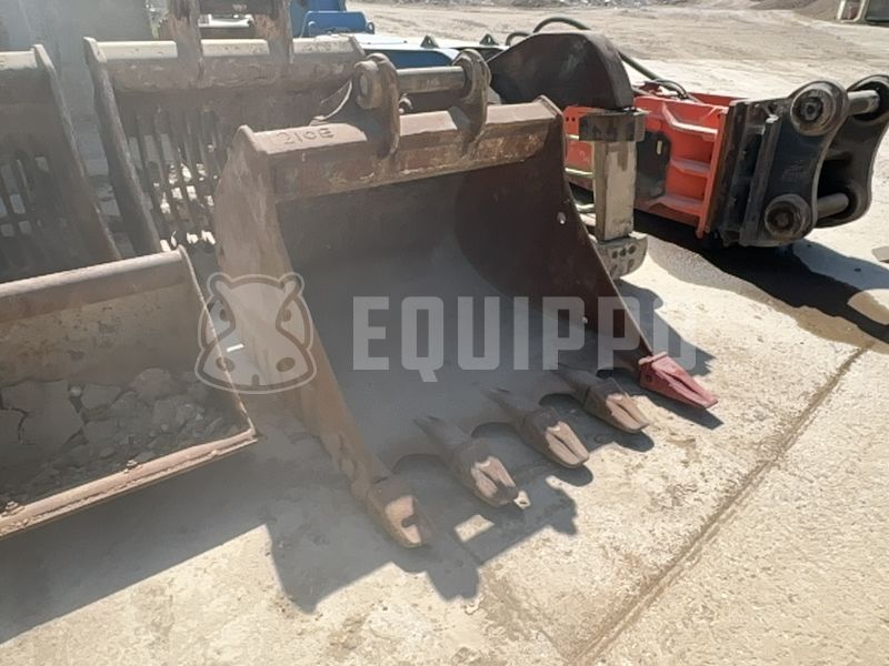 2020 Komatsu HB215LC-3-48191373