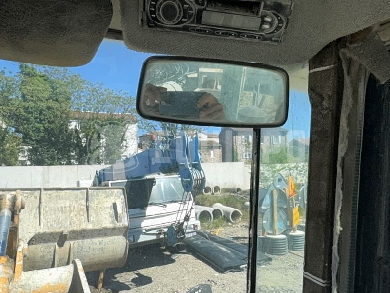 2001 ليبهير L 524-48326910