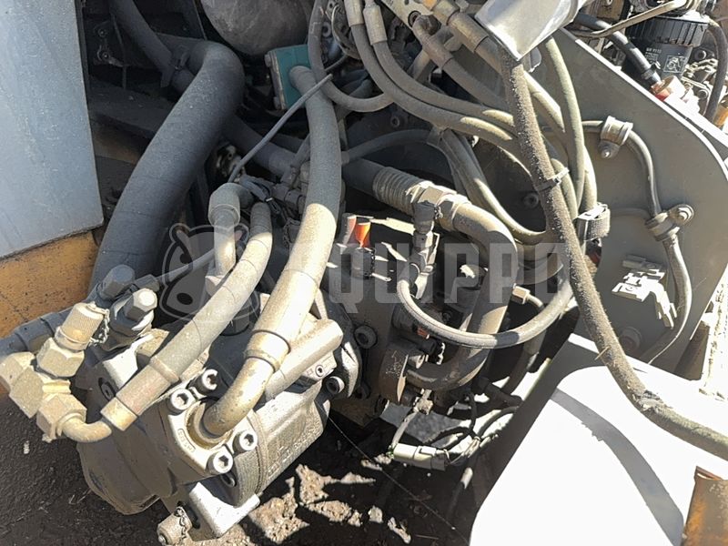 2001 ليبهير L 524-47045152