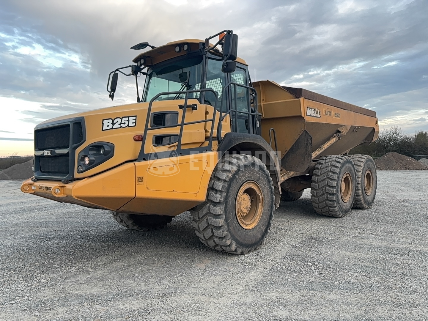 Bell B25E 6x6  - - Dúmper Usada