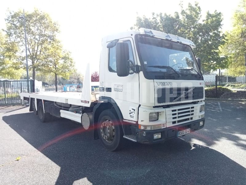 Volvo FM6229A  - - Camión Cama Baja Usada