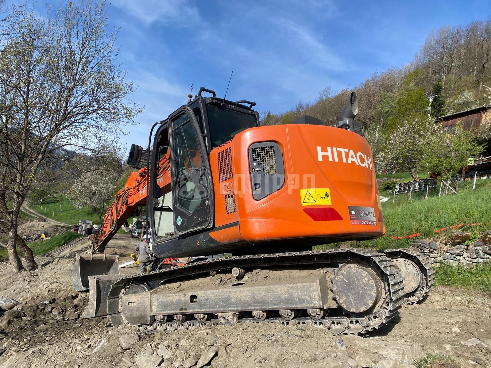 Hitachi zx135Us-6 - - Excavadora de cadenas Usada