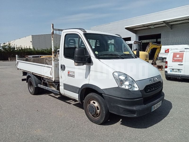Iveco 35C11 - - Vehículo Utilitario - Volquete Usada
