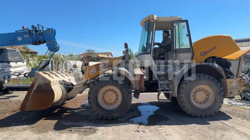 2001 ليبهير L 524-47045136