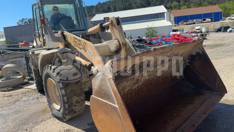 Liebherr L 524  - - Cargadora de Ruedas Usada