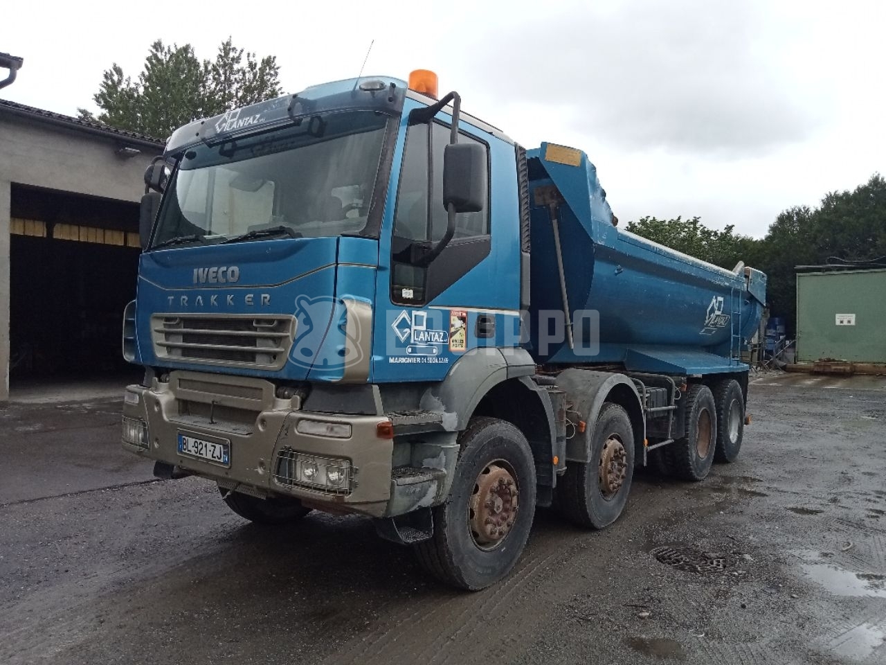 Iveco Trakker AD410T44 8×4  - - Camion Benne d’Occasion