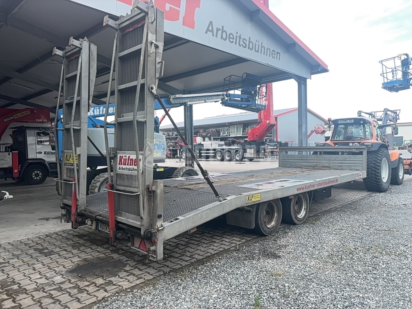 Blomenröhr 674/11900 - - Used Low Bed Semi-trailer