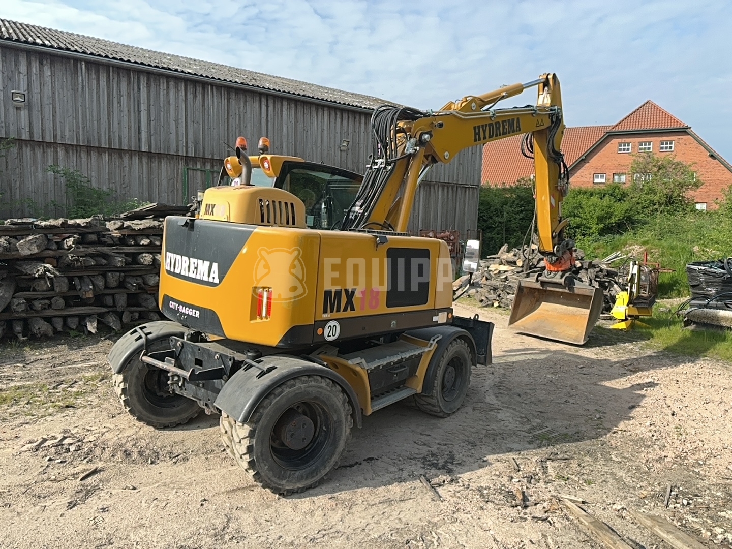 Hydrema RB15-MX18 con tiltrotator, acoplamiento rápido y cazo de excavadora - - Excavadora de ruedas Usada